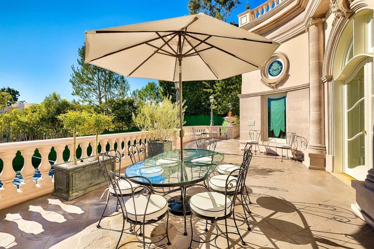 Chateau De Laurel Villa - Los Angeles — Photos 3